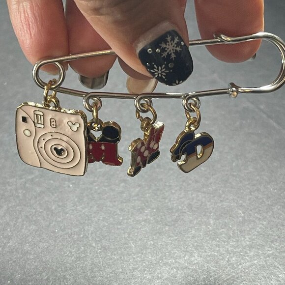 Mickey Minnie Mouse Lapel Pin Donald Duck Safety Pin Brooch Jewelry Accessories - Picture 6 of 11